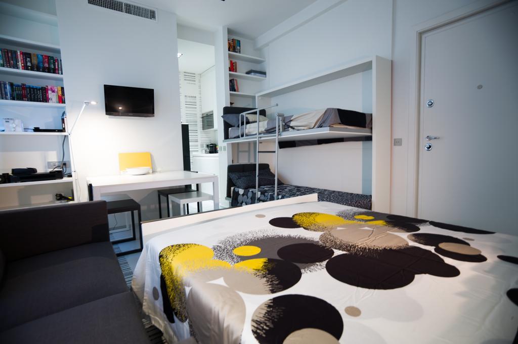 Stylish Mini In The Heart Of Milano Apartment Room photo